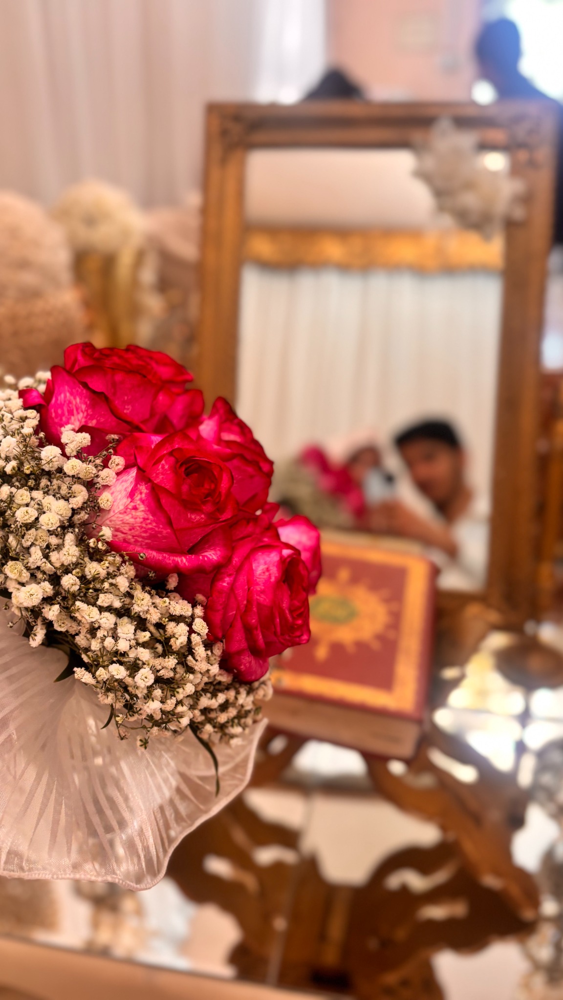 دسته گل و آینه